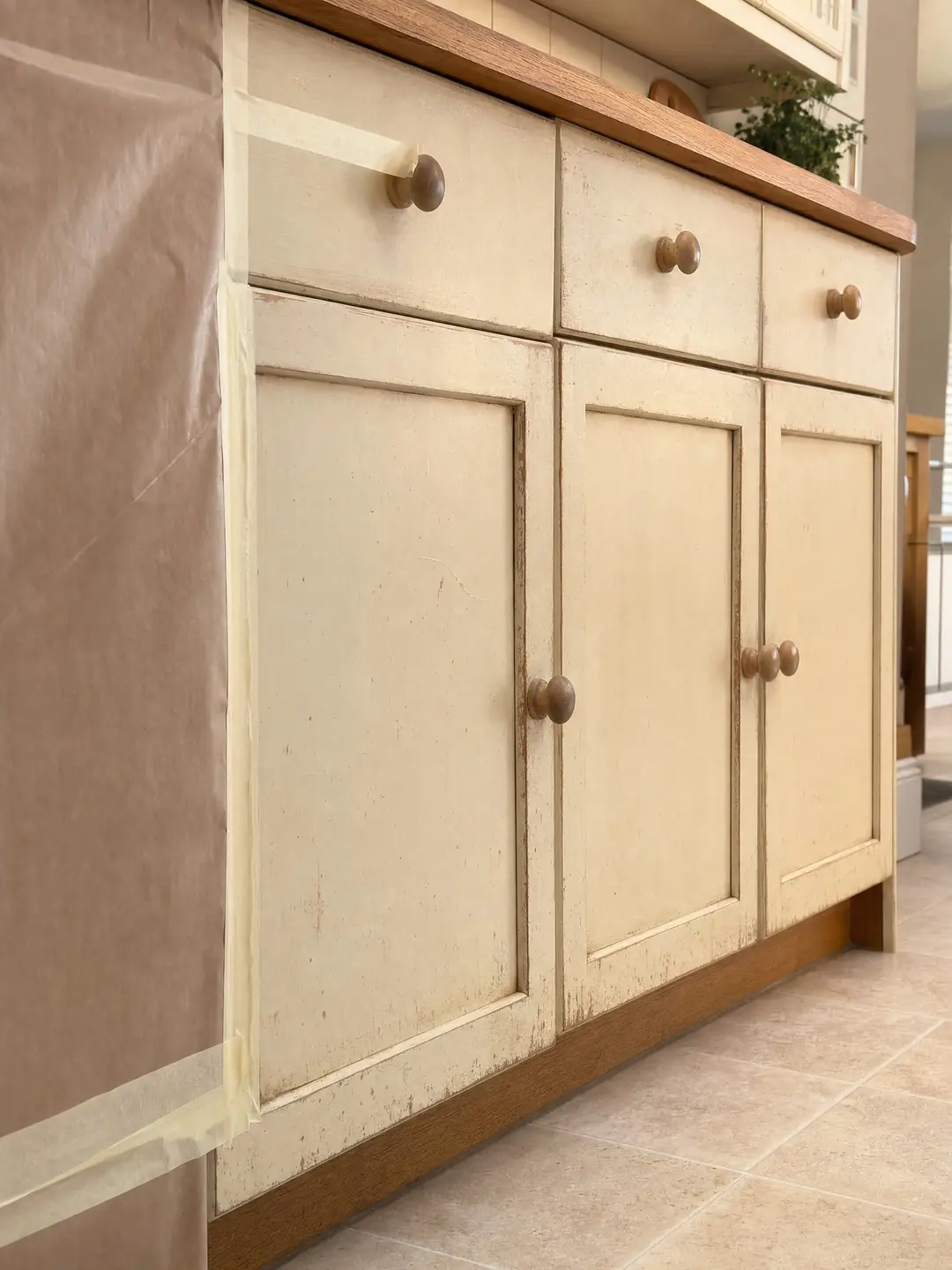 kitchen resprays in tired condition before spraying
